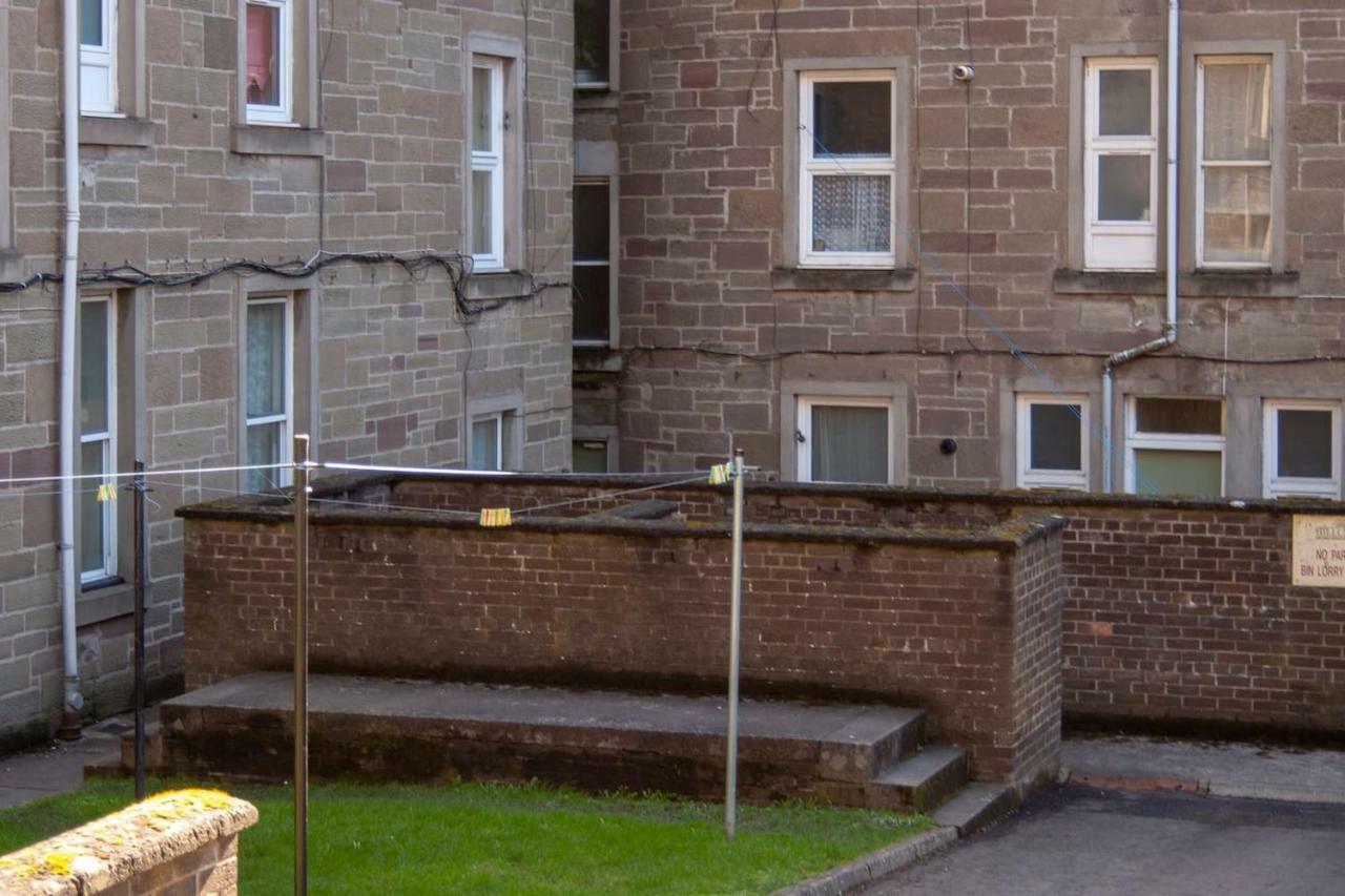 Tranquil Place In Dundee Near Docks Exterior foto