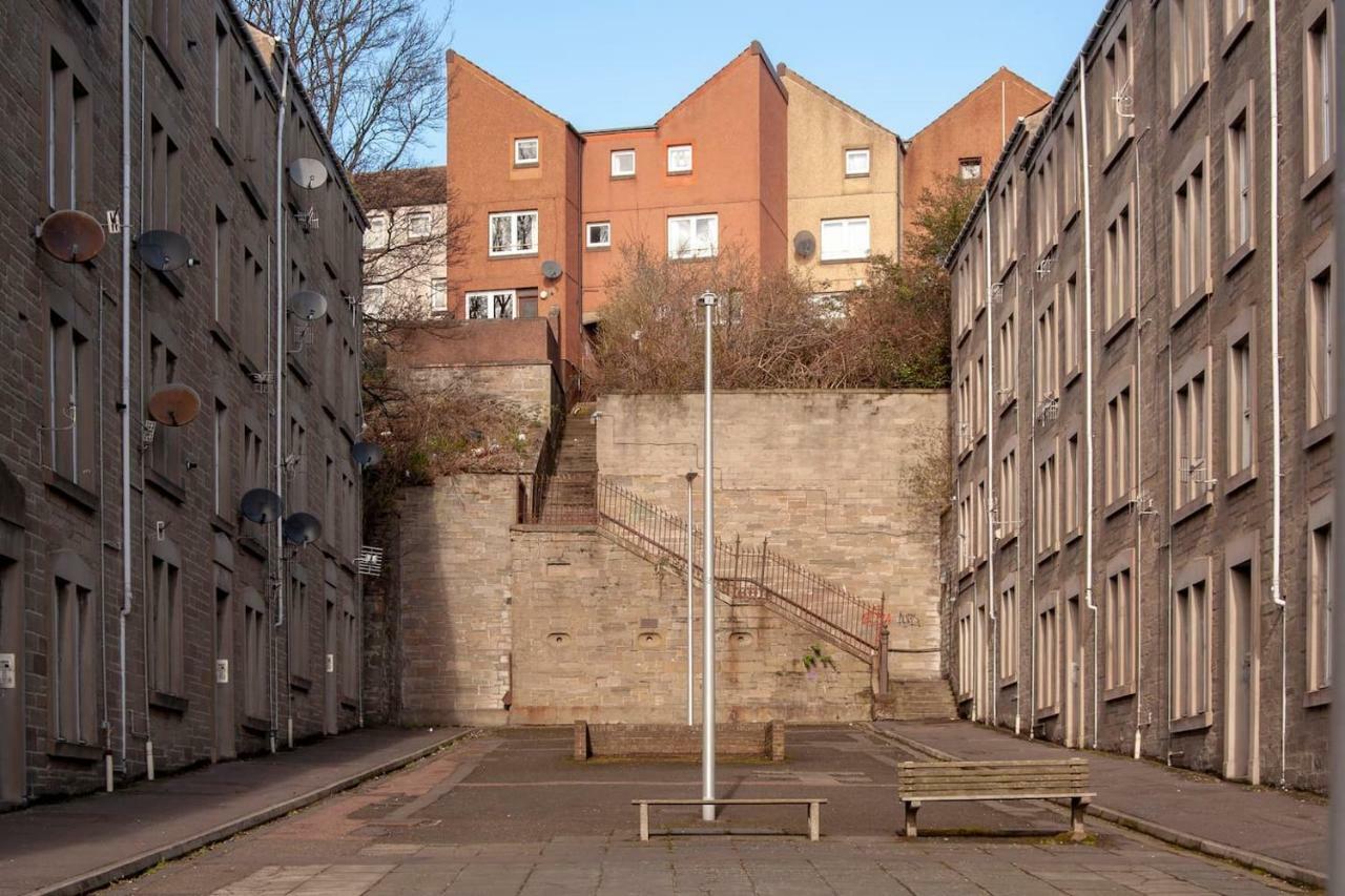 Tranquil Place In Dundee Near Docks Exterior foto